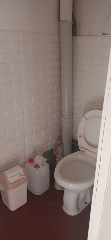 продается жилой дом с большим участкам в село кунтуу: 3 бөлмө, Менчик ээси, Чогуу жашоо менен, Жарым -жартылай эмереги бар