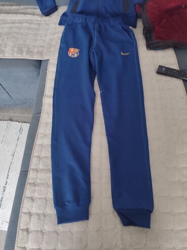 Gornji i donji deo: Nike, M, bоја - Crna — 23