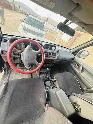 Другие детали салона: ⸻ 🚗 Срочно продается Mitsubishi Pajero 📅 Год: 2005 🔧 Двигатель: 2.5 — 3