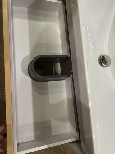 Dolablar: Açılan, 2 qapılı Düz dolab — 4