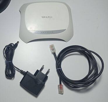 кабель блока питания: WiFi роутер TP-Link TL-WR720N, 2 порта LAN, 1 WAN, скорость