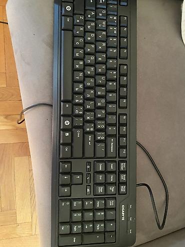 GIGABYTE simli klaviatura - Tam ölçülü, tam sıra funksional düymələr