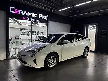 Toyota Prius: 2017 г., 1.8 л, Вариатор, Гибрид, Хэтчбэк