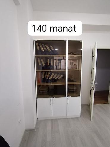 Ofis üçün vitrinli şkaf - Rəng: ağ - Üst hissə: şüşə qapılı iki