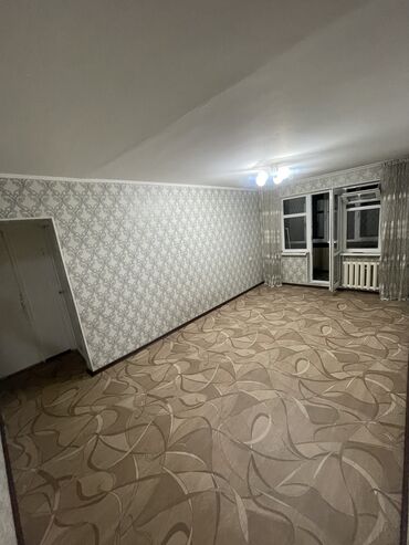 куплю квартиру в рассрочку от хозяина: 3 комнаты, Собственник