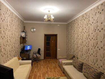 Uzunmüddətli kirayə mənzillər: Salam Ev uzunmuddetli verilir. EVİN birinci ayliqi 350 sonrakı aylar