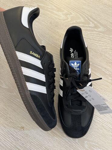 Кроссовки и спортивная обувь: Продается кроссовки Adidas Samba. Размер 42. Новые. Немного уступим