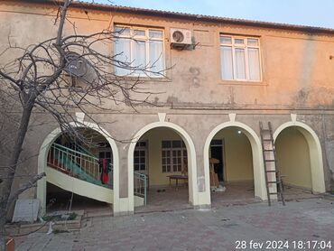 Həyət evləri və villaların satışı: 6 otaqlı, 300 kv. m, Orta təmir