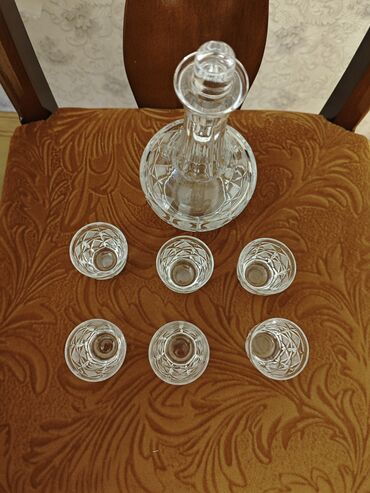 soba ucun suse qablar: Kəsimli şüşə qrafin və stəkan dəsti - Dəst: 1 ədəd qapaqlı qrafin + 6 at lalafo.az soba ucun suse qablar: Kəsimli şüşə qrafin və stəkan dəsti - Dəst: 1 ədəd qapaqlı qrafin + 6