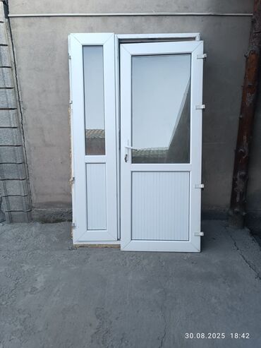 продаю двери бу: Балкон эшик, Пластикалык, 2 * x 1 см, Орнотуусуз, Өзү алып кетүү, Колдонулган