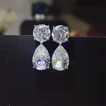 Серьги-пусеты с подвесками из муассанитов 8+8 карат - Дизайн