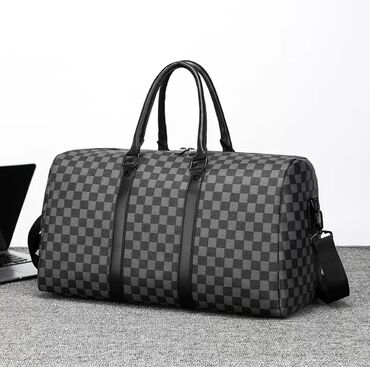 сумка coach: Отличная дорожная сумка •объем: 35л •размер: 47смх26смх22см