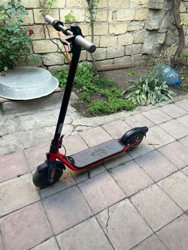 İşlənmiş Elektrik samokat 6", 251 - 350 Vt, 16 - 25 km/s, Ünvandan götürmə