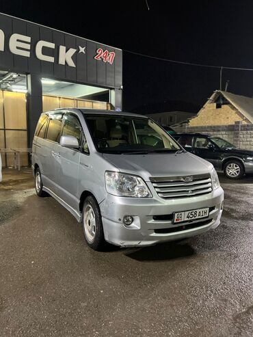 Toyota: Toyota Noah: 2003 г., 2 л, Автомат, Бензин, Вэн/Минивэн