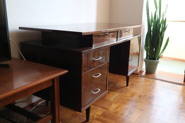 Письменные столы: Письменный стол, Б/у — 25