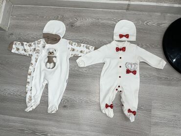 Uşaqlar üçün digər geyimlər: Qiz uwaqi ucun paltarlar satilir 0-5 aya qeder 80 azn. Продаются вещи — 2