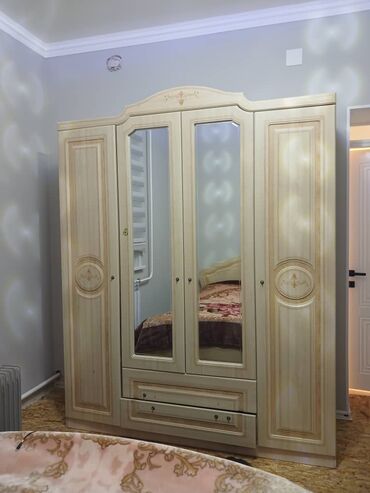 ключи набор инструментов: Спальный гарнитур, Шкаф, цвет - Бежевый at lalafo.kg ключи набор инструментов: Спальный гарнитур, Шкаф, цвет - Бежевый