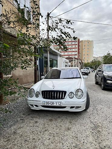 s klass guzgu: Mercedes-Benz E-Class: 3.2 l | 2000 il Sedan — 1
