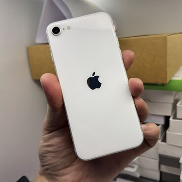 Apple iPhone: IPhone SE 2020, Б/у, 128 ГБ, Белый, 73 %