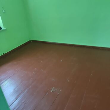 ош дом быта: Барачный, 48 м², 4 комнаты, Собственник, Старый ремонт