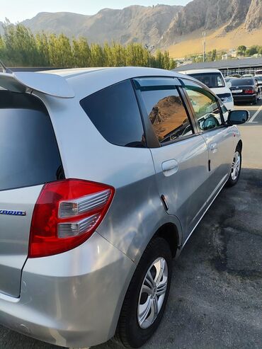 купить запчасти на опель вектра б: Honda Fit: 2007 г., 1.3 л, Вариатор, Бензин, Хэтчбэк