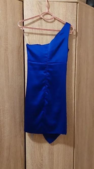 Haljine: Elegantna haljina u plavoj boji. Velicina S, EU (36). Obucena samo — 1