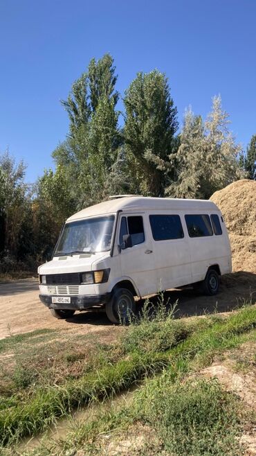 цена домкрата для легкового автомобиля: Жеңил жүк ташуучу унаа, Mercedes-Benz, Стандарт, 3 т, Колдонулган