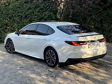 prius 2005: Toyota Camry: 2025 г., 2 л, Вариатор, Гибрид, Седан — 6