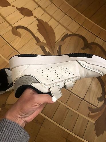 Uşaq dünyası: Original! Adidas uşaq idman ayaqqabısı - Rəng: ağ, qara detallarla - — 3