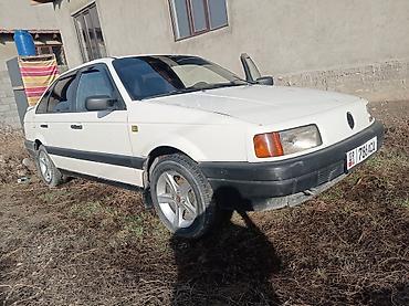 Volkswagen: Volkswagen Passat: 1990 г., Седан — 2