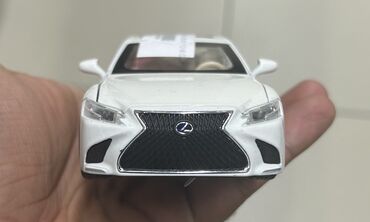 Avtomobil modelləri: Leksus sedan modelinin metal die-cast oyuncaq maketi - Korpus: metal — 7