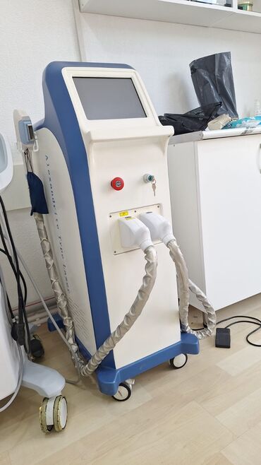 Tibbi avadanlıq: Alexandrite Type Laser adlı lazer epilyasiya cihazı. Cihaz, toxunma