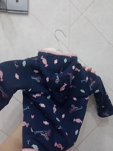 Верхняя одежда: Her ikisi 15 manat Vitrofka ve jaket . jaket iki üzlüdur. her ikisi de — 4
