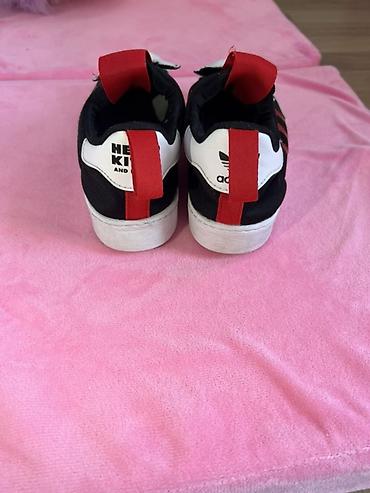 hello kitty: Rəng - Qara Krossovkalar, Adidas, Ölçü: 31, Qız üçün — 1