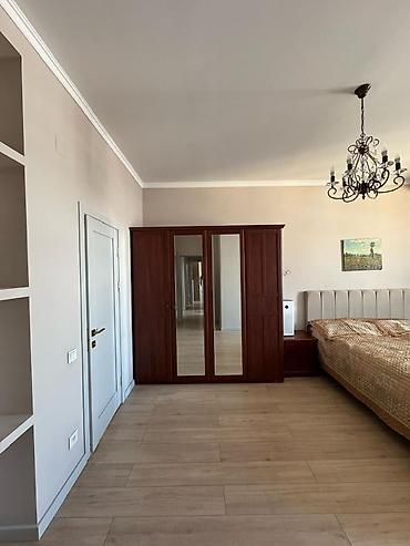 Продажа квартир: 5 комнат, 160 м², 3 этаж — 15
