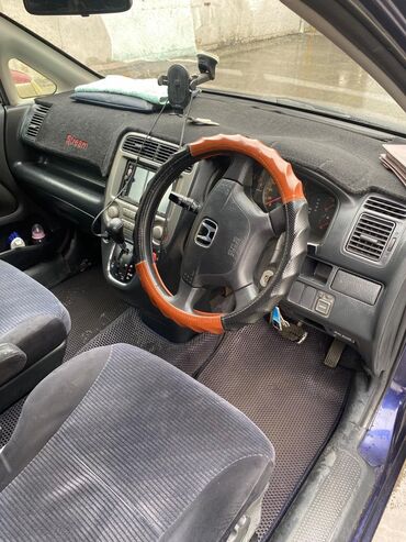 Транспорт: Honda Stream: 2001 г., 2 л, Автомат, Бензин, Вэн/Минивэн