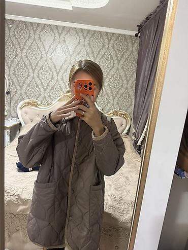 пуховик серый длинный: Пальто, Осень-весна, Стеганый, Короткая модель, Оверсайз, M — 3