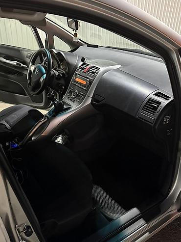 r18 lx: Toyota Auris: 2008 г., 1.6 л, Автомат, Бензин, Хэтчбэк — 8