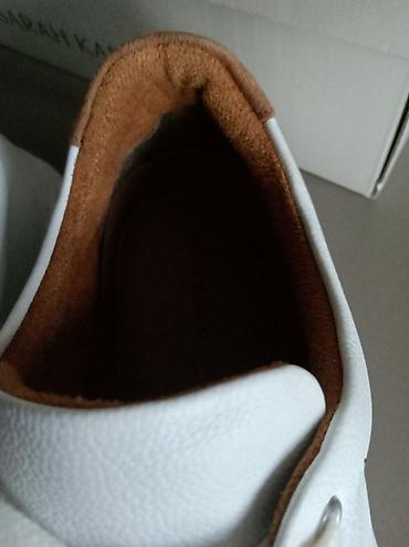 yeezy 350: Sarah Karen bele patike – minimalističke kožne lifestyle patike - — 4