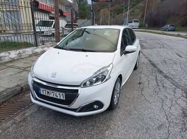 Μεταχειρισμένα Αυτοκίνητα: Peugeot 208: 1.2 l. | 2019 έ. | 40000 km. Χάτσμπακ