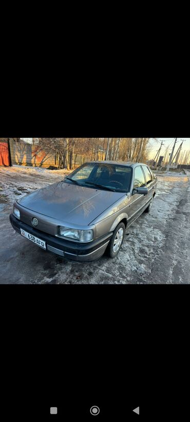 Volkswagen: Volkswagen Passat: 1990 г., 1.8 л, Механика, Бензин, Седан