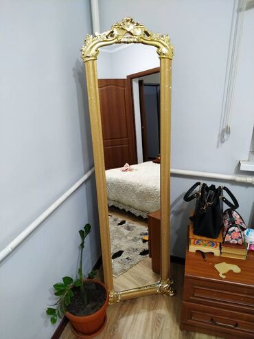Зеркала: Продаю зеркало, размеры: высота 170 см, ширина 45 см