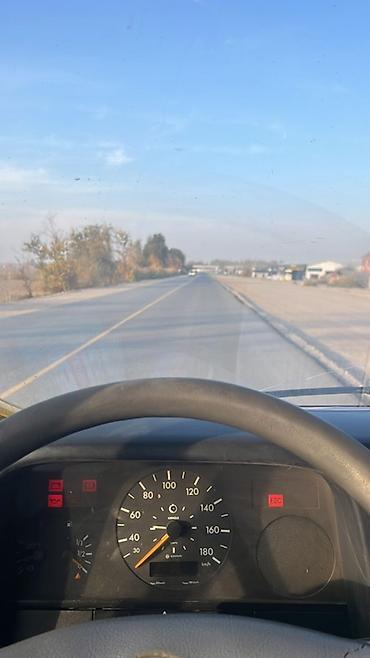 Легкий грузовой транспорт: Легкий грузовик, Mercedes-Benz, Стандарт — 4