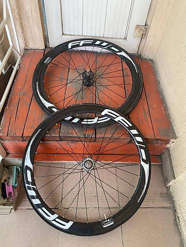 карбоновые колеса: Пара шоссейных колес FFWD F4R Carbon clincher Материал обода: карбон — 1