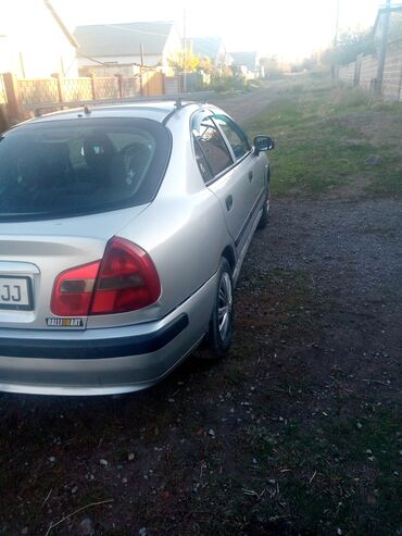 дом на колесах авто: Mitsubishi Carisma: 2000 г., Механика, Седан