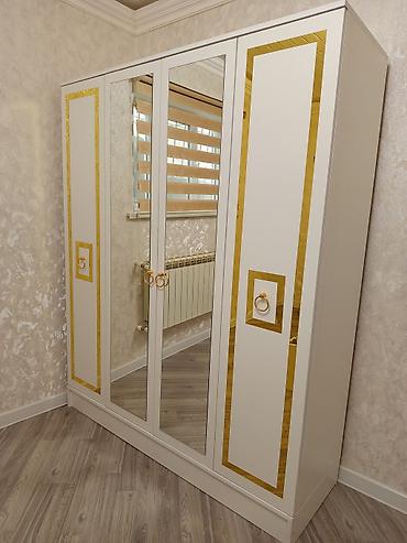 dolab skaf: Yeni, 4 qapılı, Güzgülü, Ağ, Açılan, Düz dolab — 1
