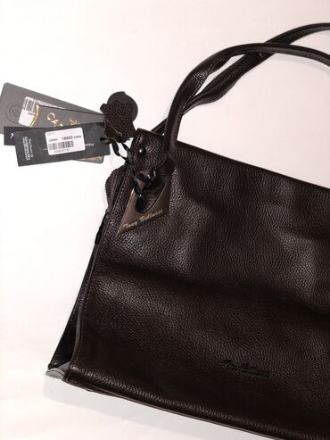 кошелёк из натуральной кожи: Продаю сумку Абсолютно новая Бренд tony bellucci Купили за 18 900