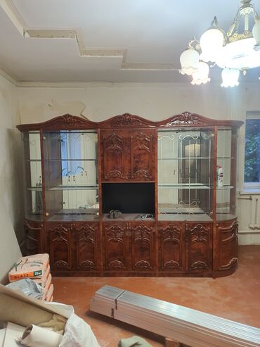 кыргыз мебель: Зал үчүн гарнитур, түсү - Кызыл, Колдонулган