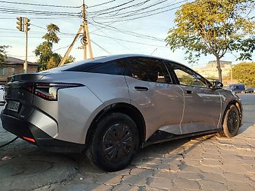 Toyota: Toyota bZ3: 2023 г., Автомат, Электромобиль, Седан — 5
