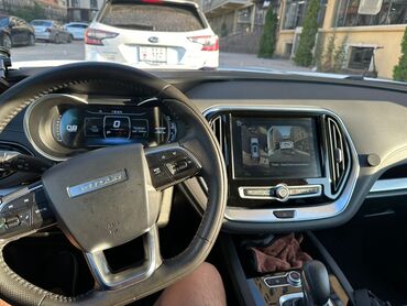 меняю на gx: Белый кроссовер Jetour X70 Plus с черными легкосплавными дисками